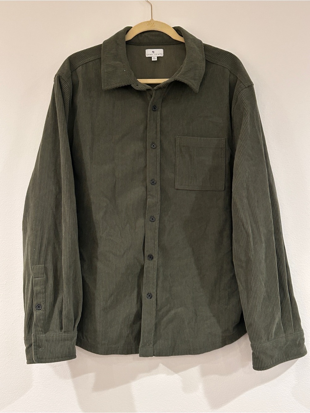 True Craft Men's Long-Sleeve Corduroy Button-Down Shirt